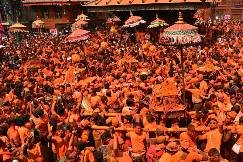नयाँ थिमिमा यसरी मनाइयो सिन्दुर जात्रा (फोटो फिचर)